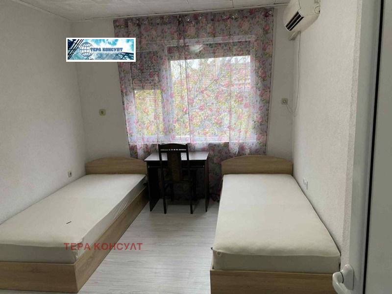 Продава ЕТАЖ ОТ КЪЩА, гр. Плевен, Широк център, снимка 15 - Етаж от къща - 52007671