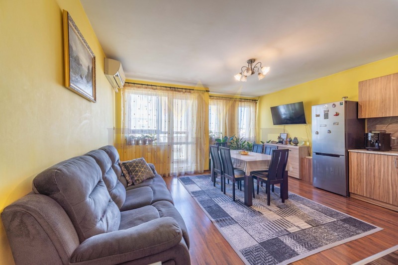 Продава 4-СТАЕН, гр. Варна, Лятно кино Тракия, снимка 2 - Апартаменти - 53031543