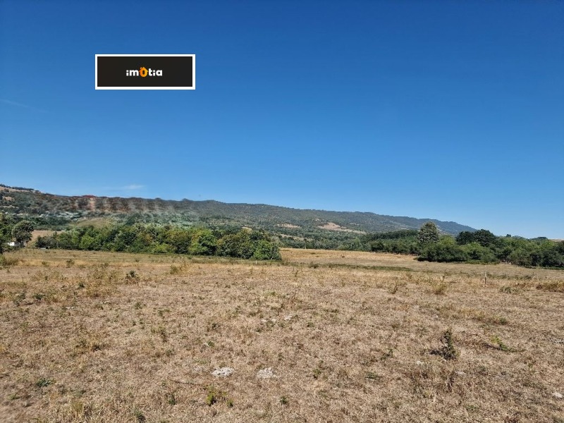 Продава ПАРЦЕЛ, с. Голяма Желязна, област Ловеч