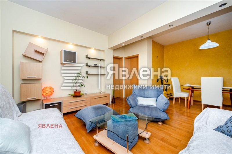 Продава 4-СТАЕН, гр. София, Център, снимка 2 - Aпартаменти - 49069053