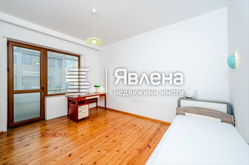 Продава 4-СТАЕН, гр. София, Център, снимка 12 - Aпартаменти - 49069053