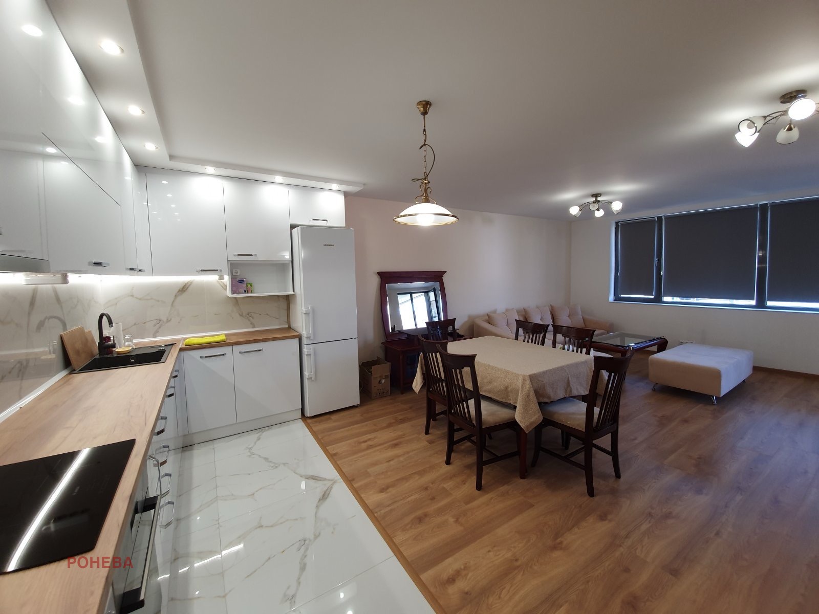 Продава 3-СТАЕН, гр. Варна, Център, снимка 2 - Апартаменти - 51489918