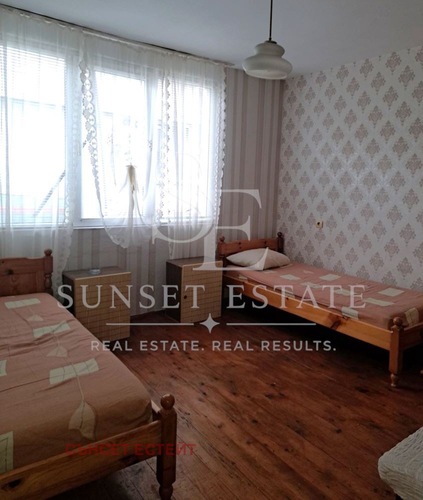 Продава ЕТАЖ ОТ КЪЩА, гр. Приморско, област Бургас, снимка 2 - Етаж от къща - 55642644