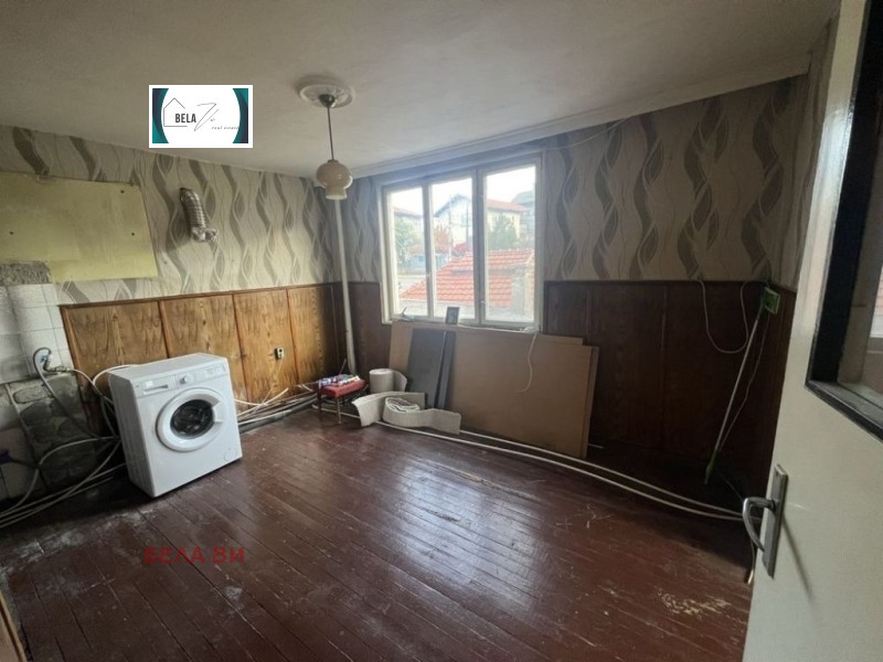 Продава ЕТАЖ ОТ КЪЩА, гр. Радомир, област Перник, снимка 7 - Етаж от къща - 53180496