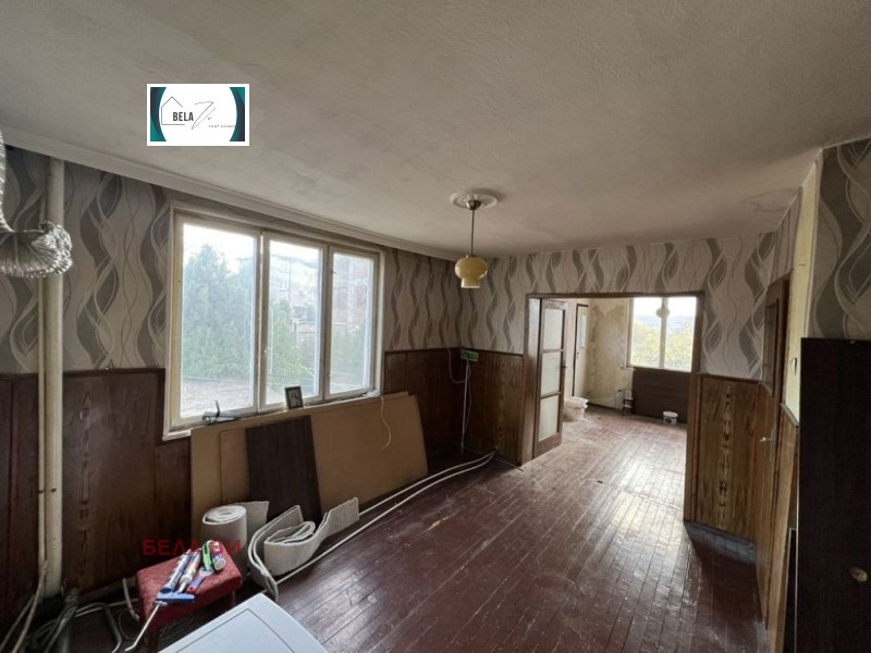 Продава ЕТАЖ ОТ КЪЩА, гр. Радомир, област Перник, снимка 8 - Етаж от къща - 53180496