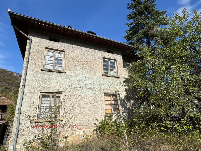 Продава КЪЩА, гр. Тетевен, област Ловеч, снимка 2 - Къщи - 53018155