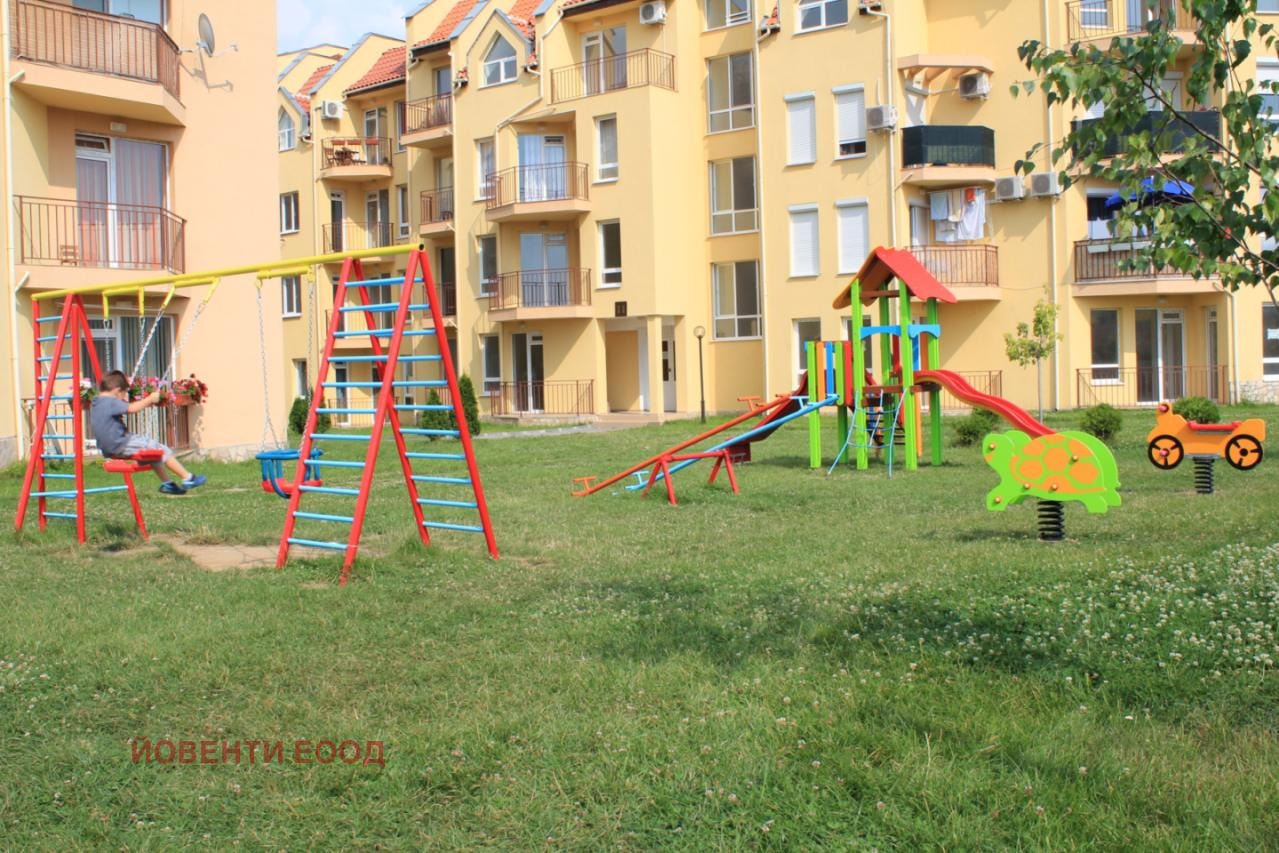 Продава 3-СТАЕН, с. Нови хан, област София област