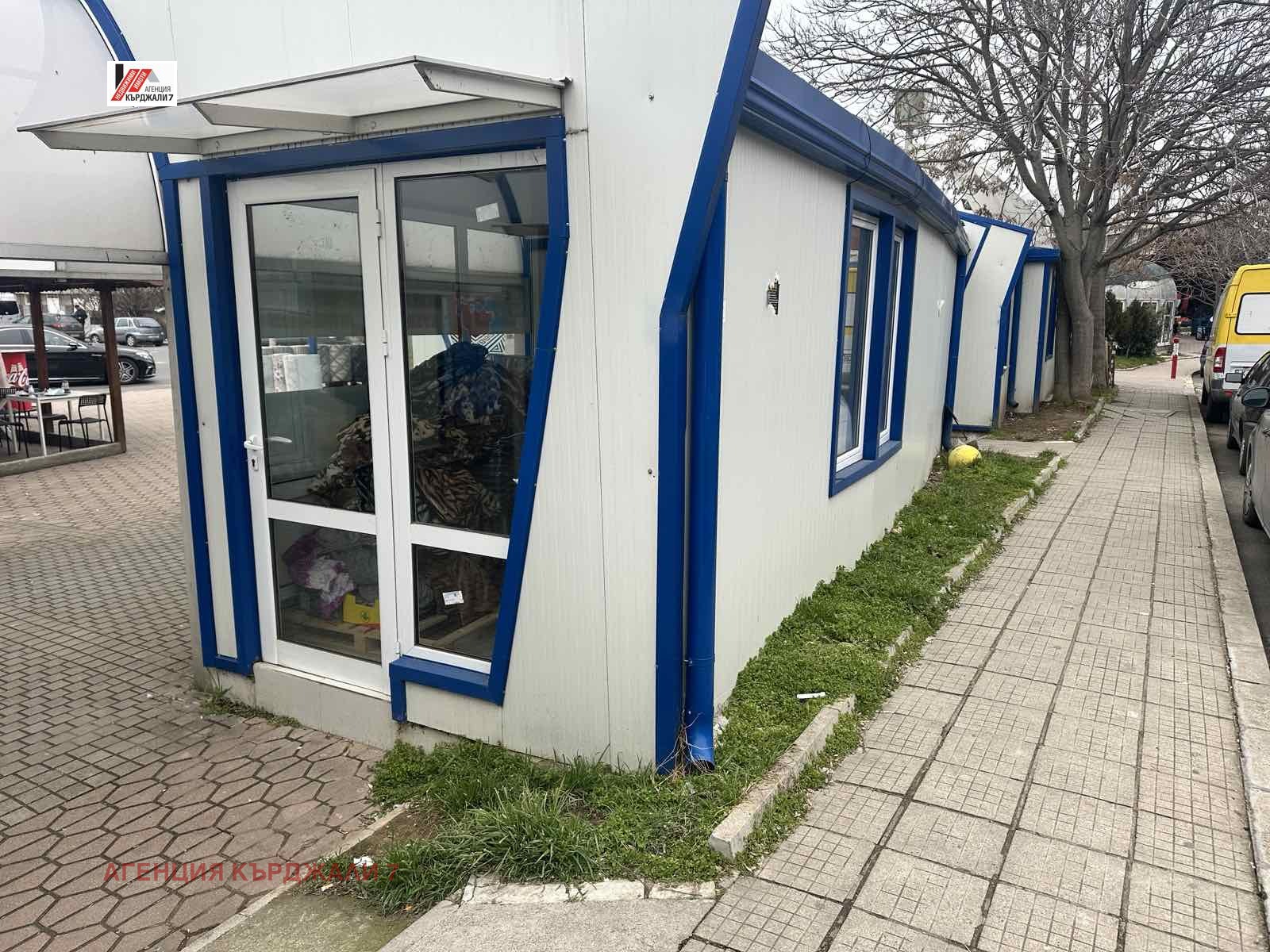 Продава МАГАЗИН, гр. Кърджали, Център, снимка 2 - Магазини - 53176384