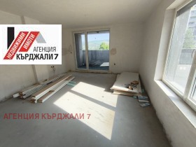 2 Schlafzimmer Zentar, Kardschali