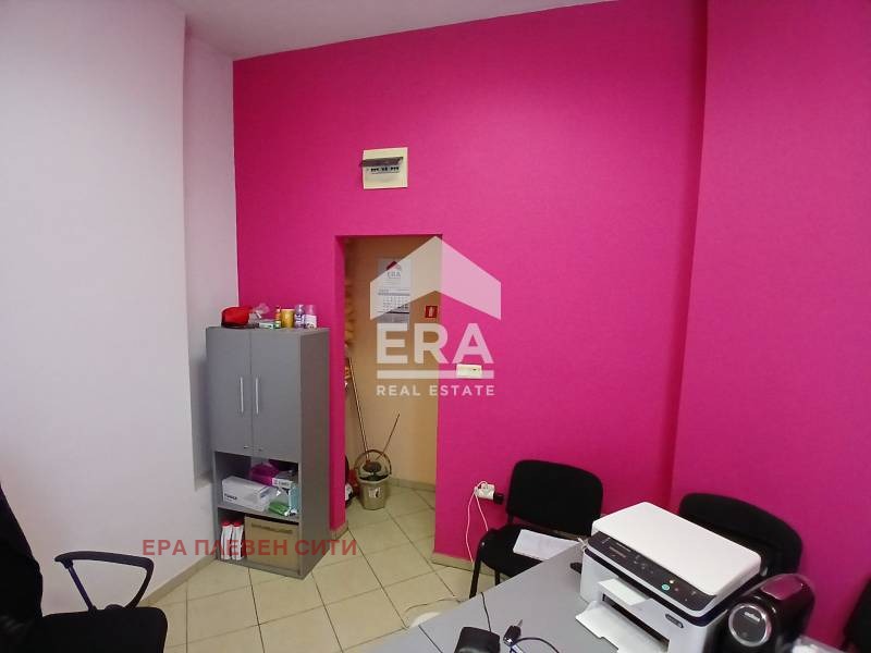 Продава  Магазин град Плевен , Идеален център , 17 кв.м | 12689314