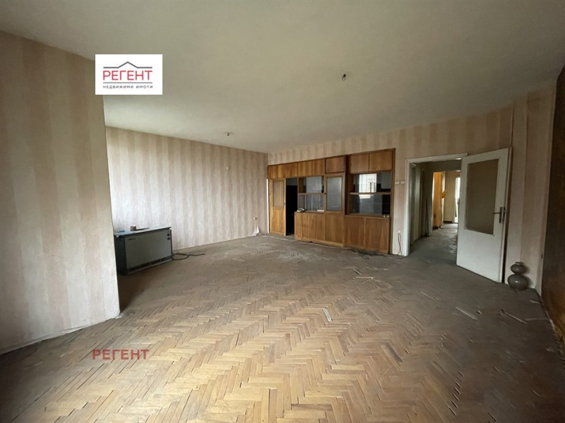 Продава  3-стаен град Габрово , Център , 133 кв.м | 51247535