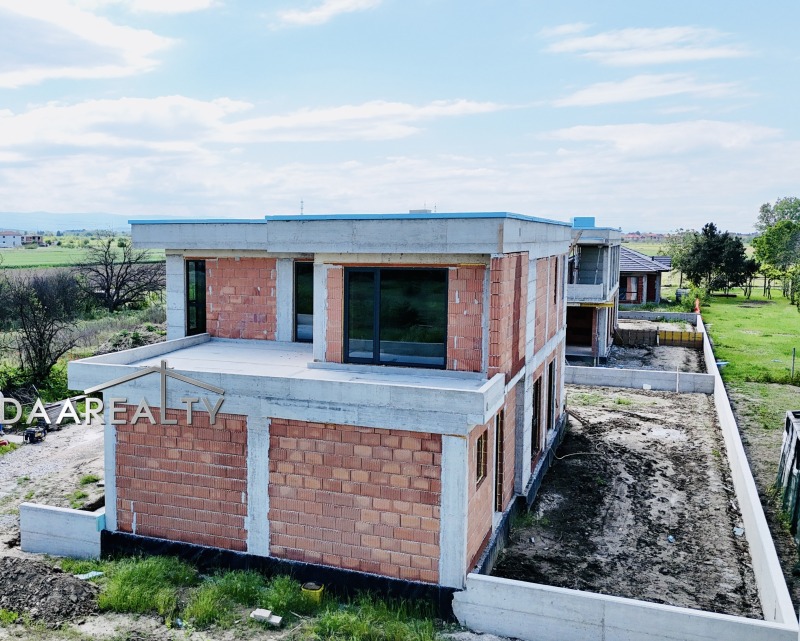À venda  Casa Plovdiv , Komatevo , 345 m² | 99537330 - imagem [5]