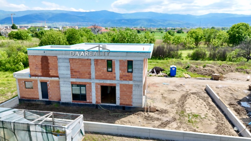 À venda  Casa Plovdiv , Komatevo , 345 m² | 99537330 - imagem [4]