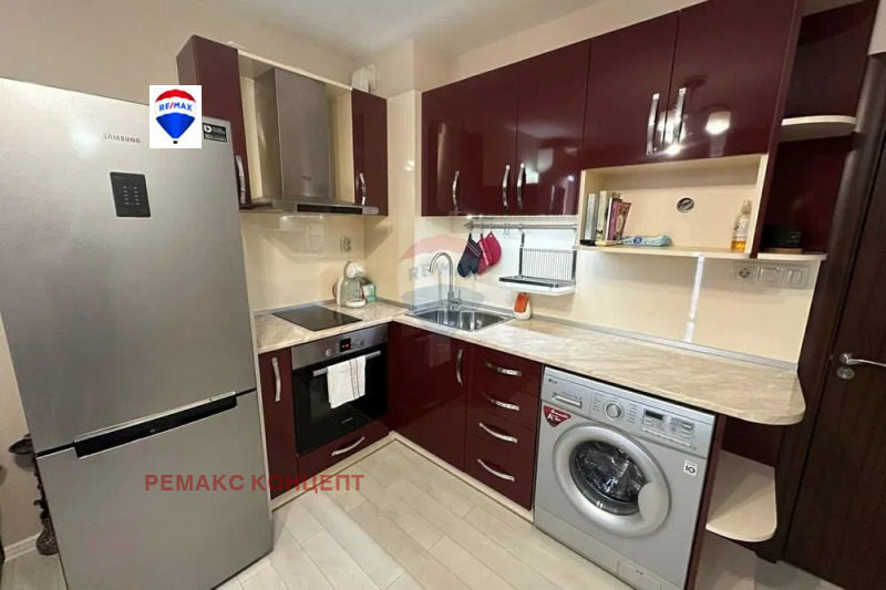 Продава 2-СТАЕН в град Шумен, Център - 60 кв.м / 119 000 € » 232 743.77 лв., РЕМАКС КОНЦЕПТ