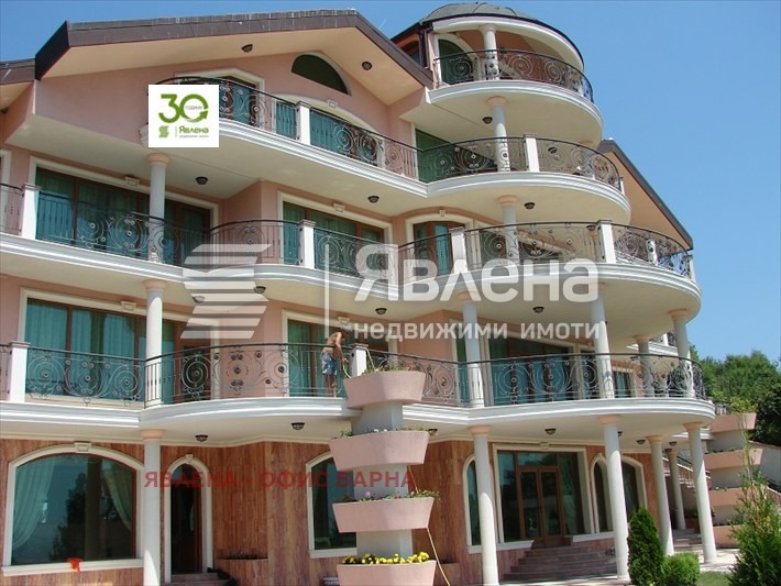 Satılık  Otel Varna , k.k. Sv.Sv. Konstantin i Elena , 2000 metrekare | 24709133 - görüntü [2]