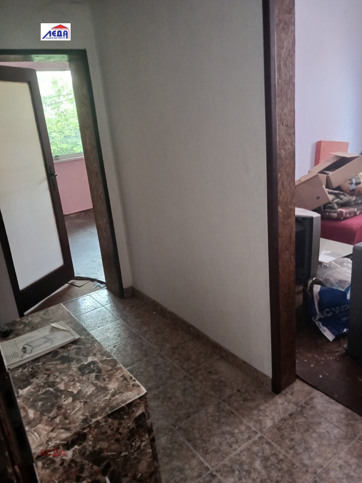 Продава ЕТАЖ ОТ КЪЩА, гр. Плевен, Широк център, снимка 2 - Етаж от къща - 50479772