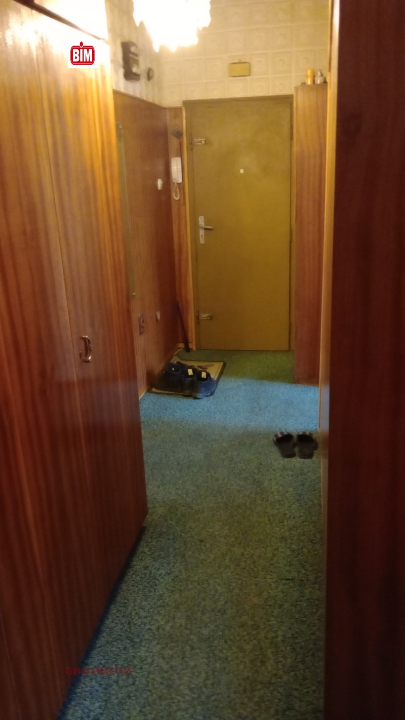 Продава 4-СТАЕН, гр. Пловдив, Прослав, снимка 11 - Апартаменти - 53239622