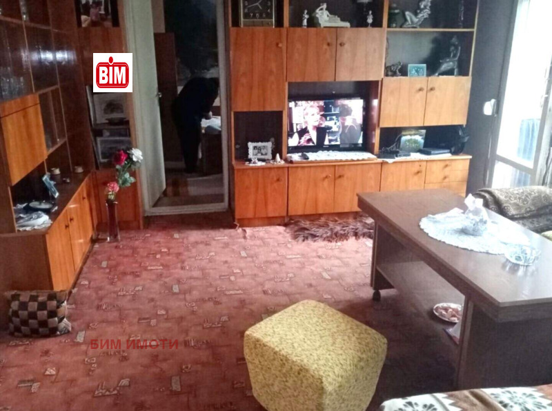 Продава 4-СТАЕН, гр. Пловдив, Прослав, снимка 2 - Апартаменти - 53239622