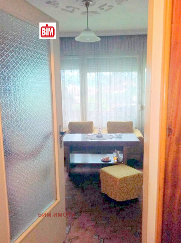 Продава 4-СТАЕН, гр. Пловдив, Прослав, снимка 3 - Апартаменти - 53239622