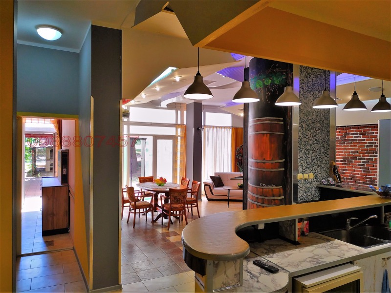 Продава ЗАВЕДЕНИЕ, гр. Русе, Широк център