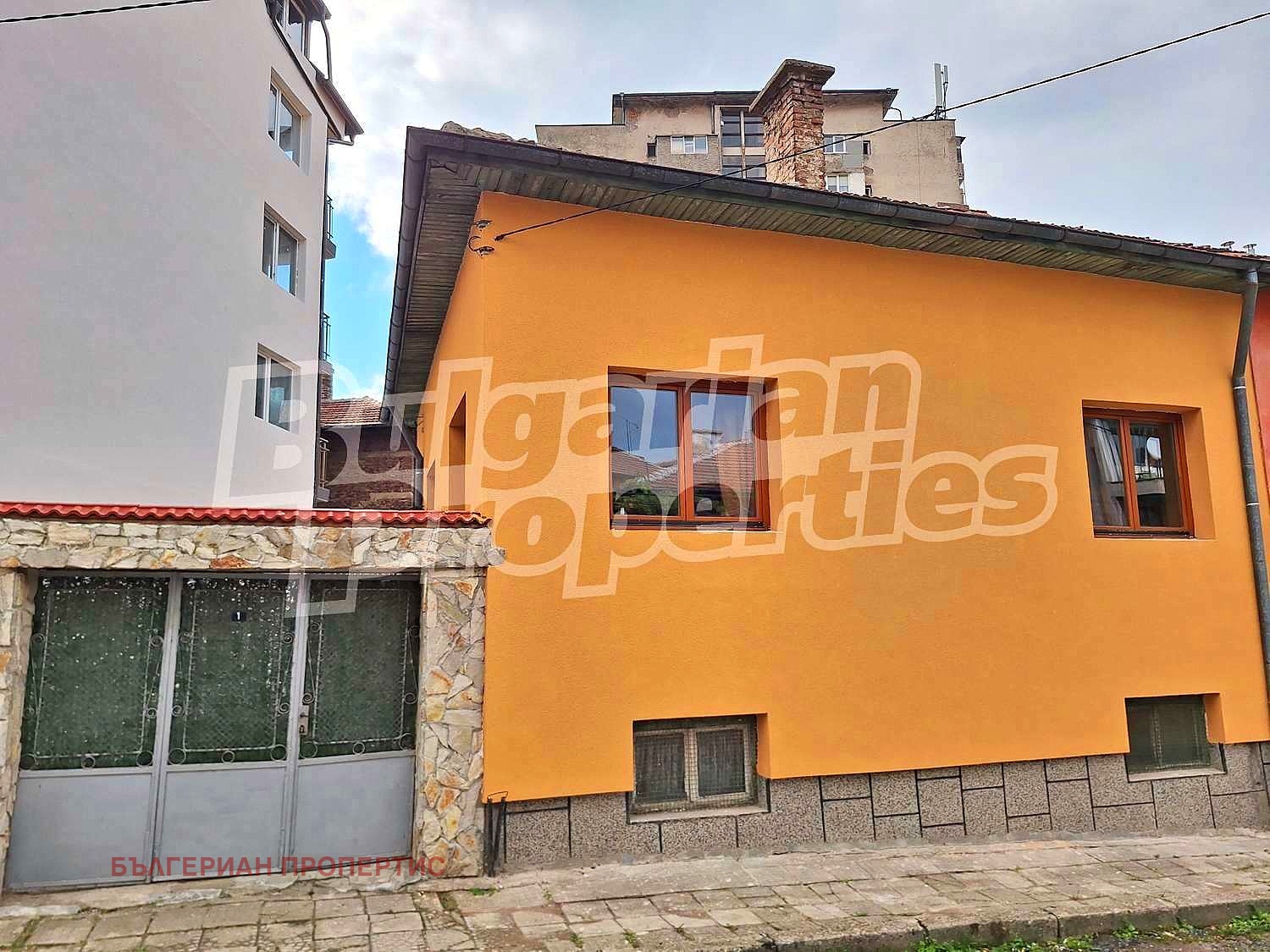 Продава КЪЩА, гр. Дупница, област Кюстендил, снимка 2 - Къщи - 52053260