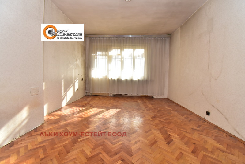 Продава 4-СТАЕН, гр. София, Център, снимка 8 - Апартаменти - 53121292