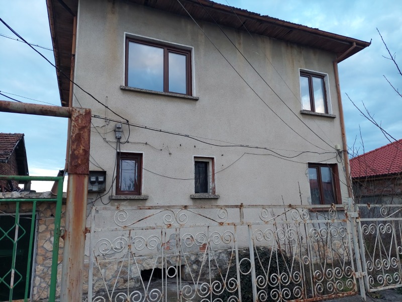 Продава КЪЩА, гр. Левски, област Плевен, снимка 14 - Къщи - 53499943