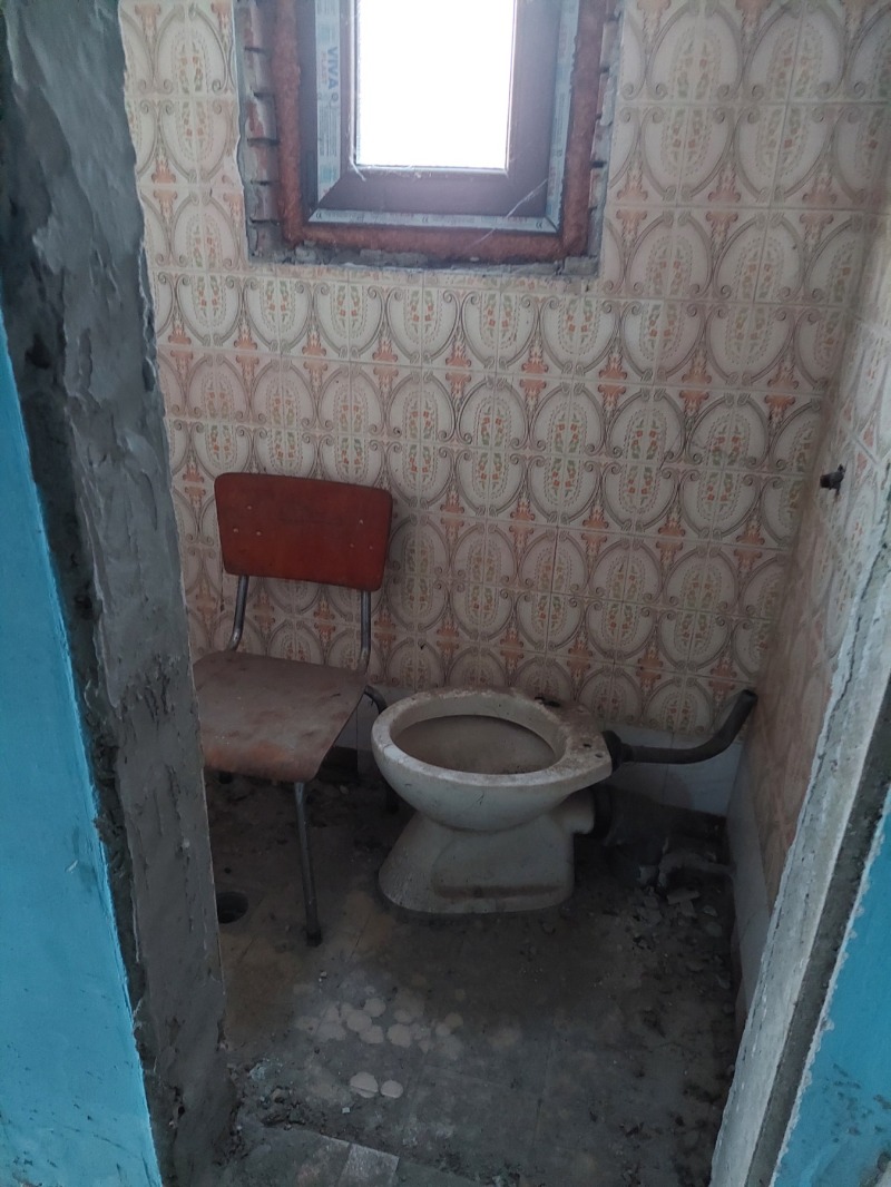 Продава КЪЩА, гр. Левски, област Плевен, снимка 10 - Къщи - 53499943