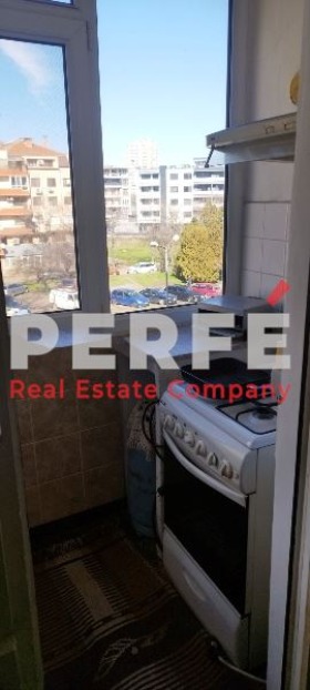 Продава 2-СТАЕН, гр. Бургас, Изгрев, снимка 6 - Aпартаменти - 49431523