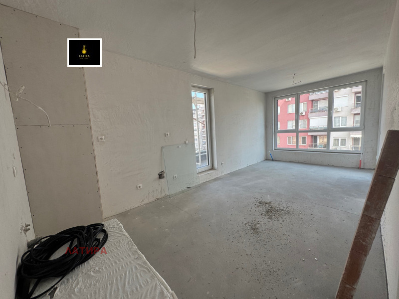 À venda  Mais de 3 quartos Sofia , Studentski grad , 224 m² | 99523941 - imagem [9]