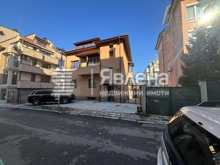 Продава  Къща град София , Редута , 455 кв.м | 47536914