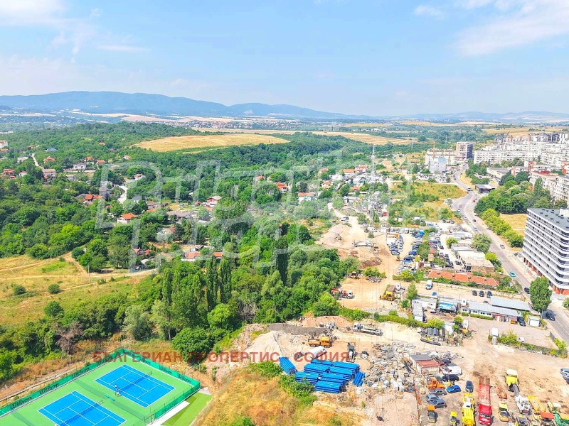 À venda  Trama Sofia , Liulin 6 , 3275 m² | 51762627