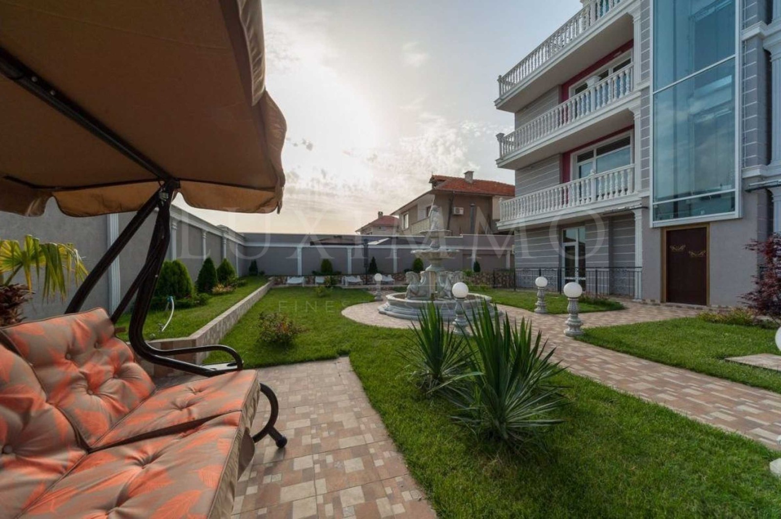 Продава ХОТЕЛ, гр. Свети Влас, област Бургас, снимка 2 - Хотели - 51407738
