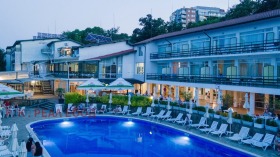 Hôtel k.k. Zlatni pyasatsi, Varna 1