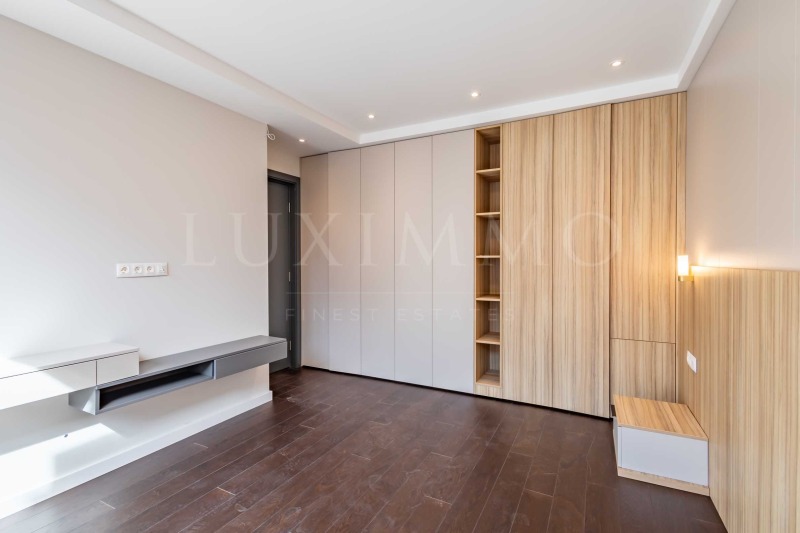 De vânzare  2 dormitoare Sofia , Țentâr , 186 mp | 22900307 - imagine [7]