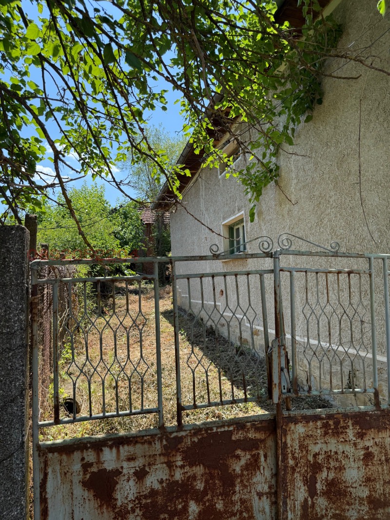 Продава КЪЩА, с. Дъбен, област Ловеч, снимка 11 - Къщи - 52784562