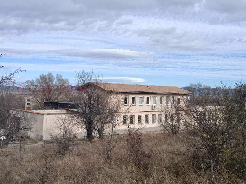 Продава ХОТЕЛ, с. Кленовик, област Перник, снимка 2 - Хотели - 52784686