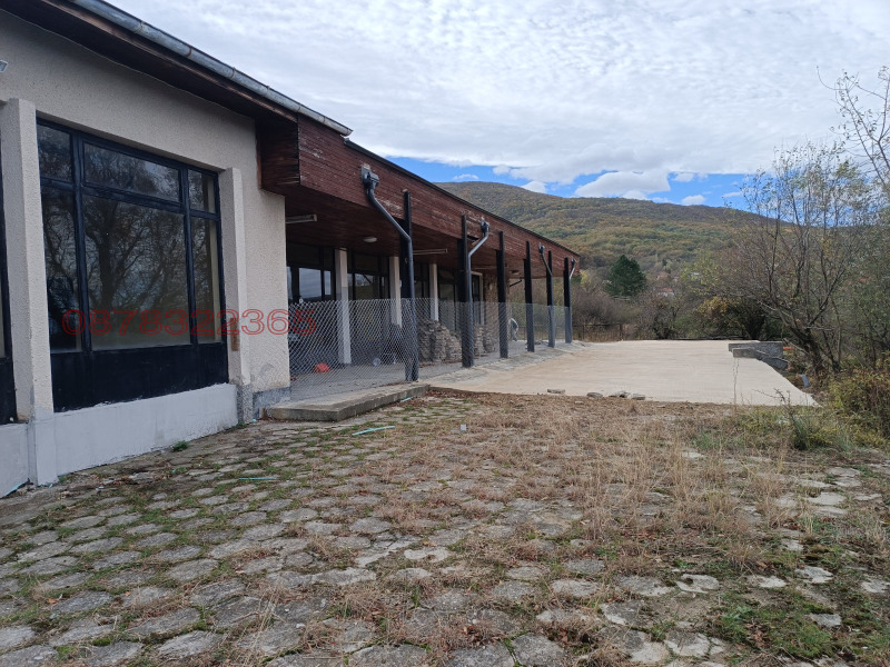 Продава ХОТЕЛ, с. Кленовик, област Перник, снимка 14 - Хотели - 52784686