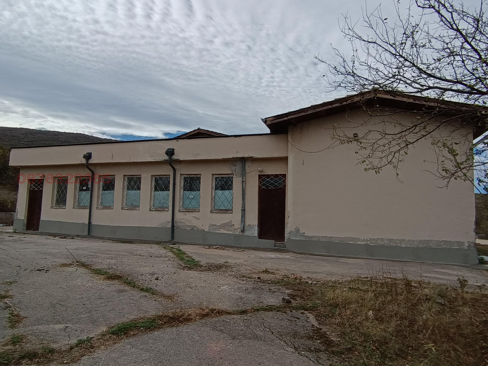 Продава ХОТЕЛ, с. Кленовик, област Перник, снимка 4 - Хотели - 54306191