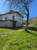 Продава КЪЩА, гр. Вършец, област Монтана, снимка 2