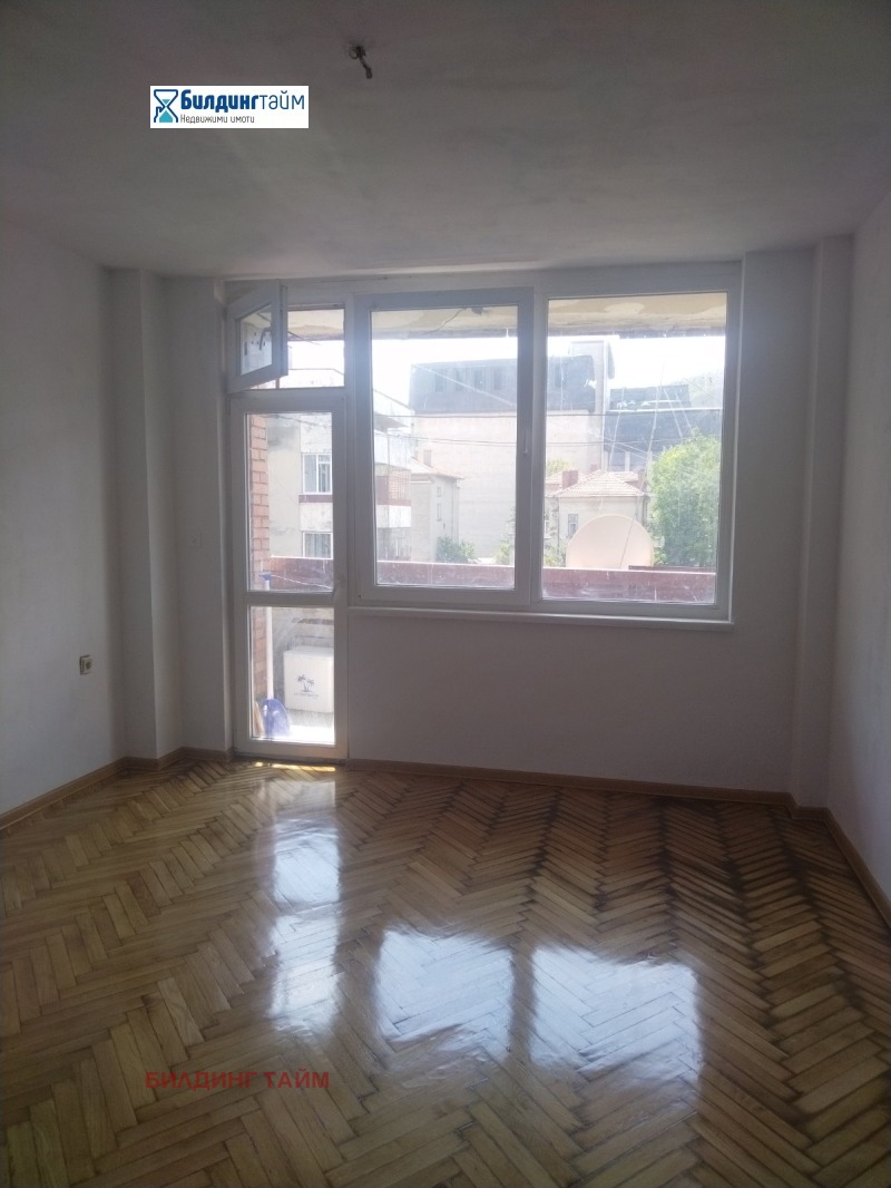 Продава 3-СТАЕН, гр. Шумен, Център, снимка 2 - Апартаменти - 53537224