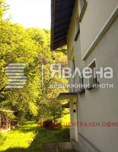 Продава КЪЩА, с. Рибарица, област Ловеч, снимка 3 - Къщи - 54073363