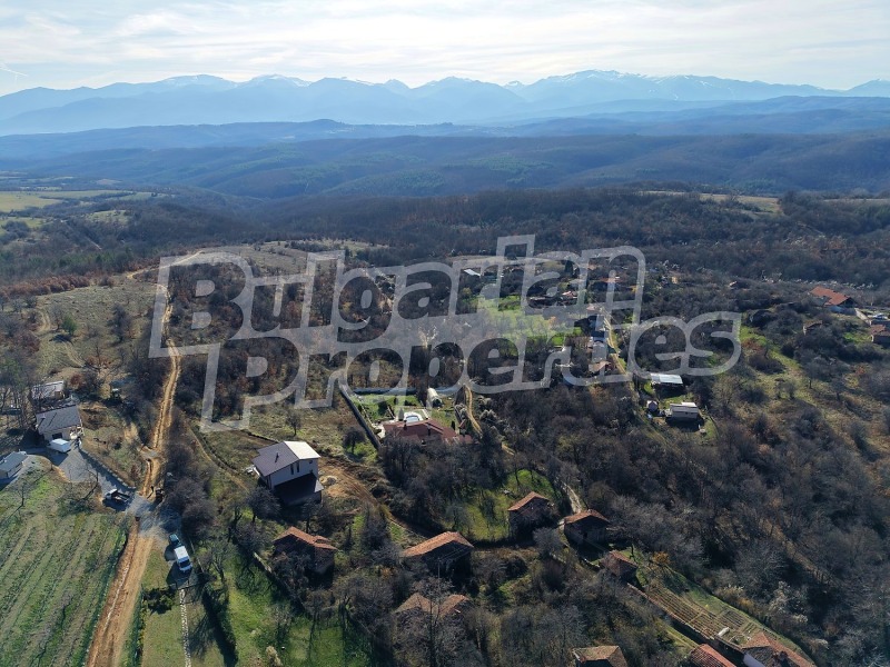 Продава ПАРЦЕЛ, с. Очуша, област София област