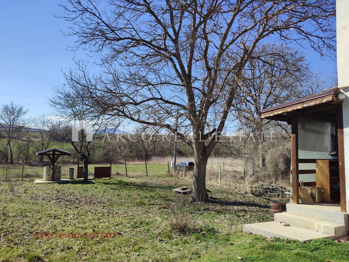 Продава КЪЩА, гр. Брезник, област Перник