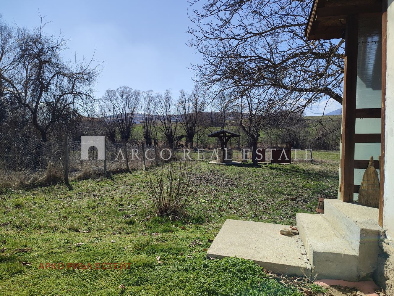 Продава КЪЩА, гр. Брезник, област Перник