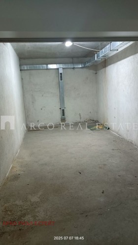 Garagem Reduta, Sofia