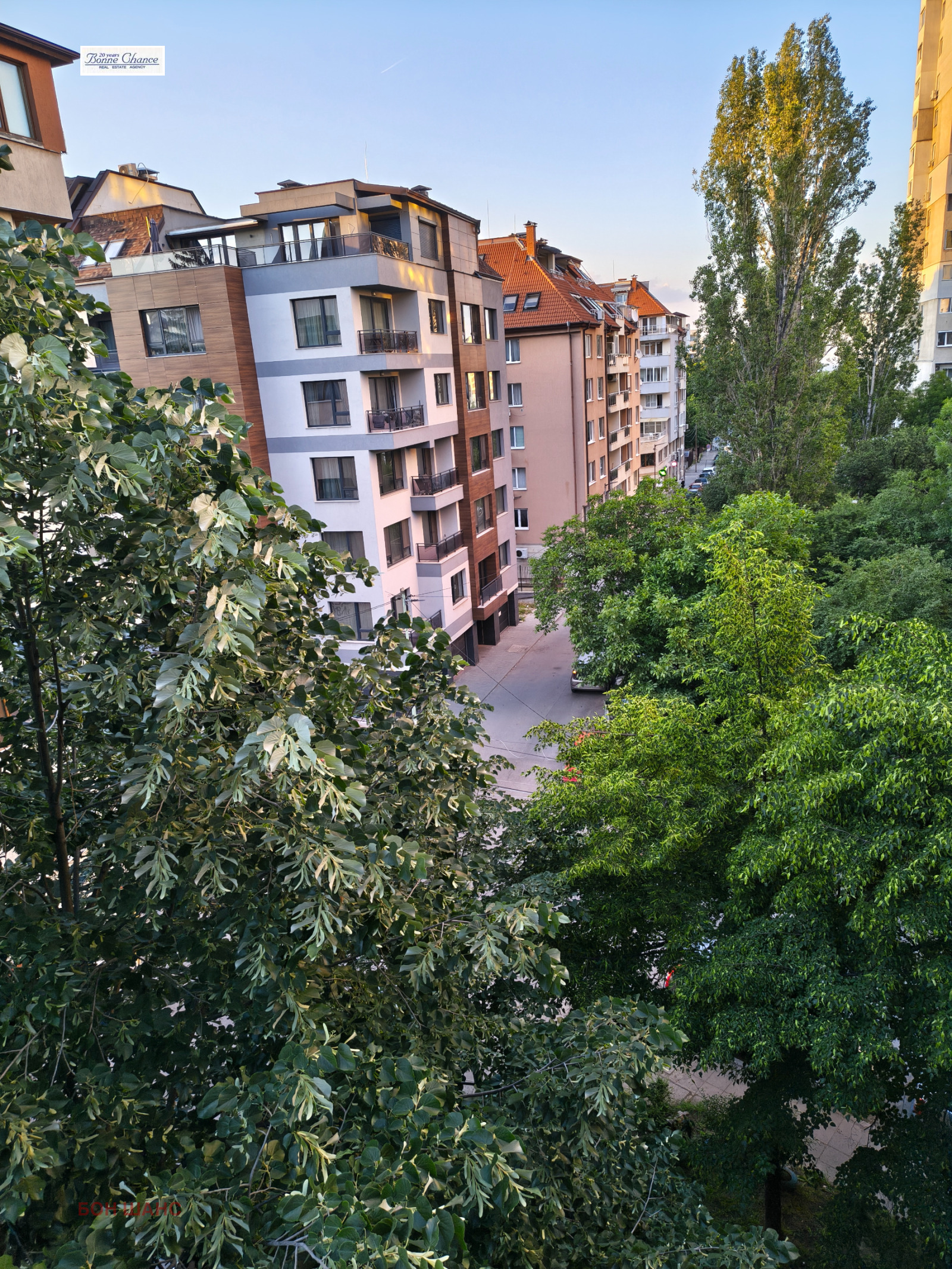 Продава ГАРАЖ, ПАРКОМЯСТО, гр. София, Борово