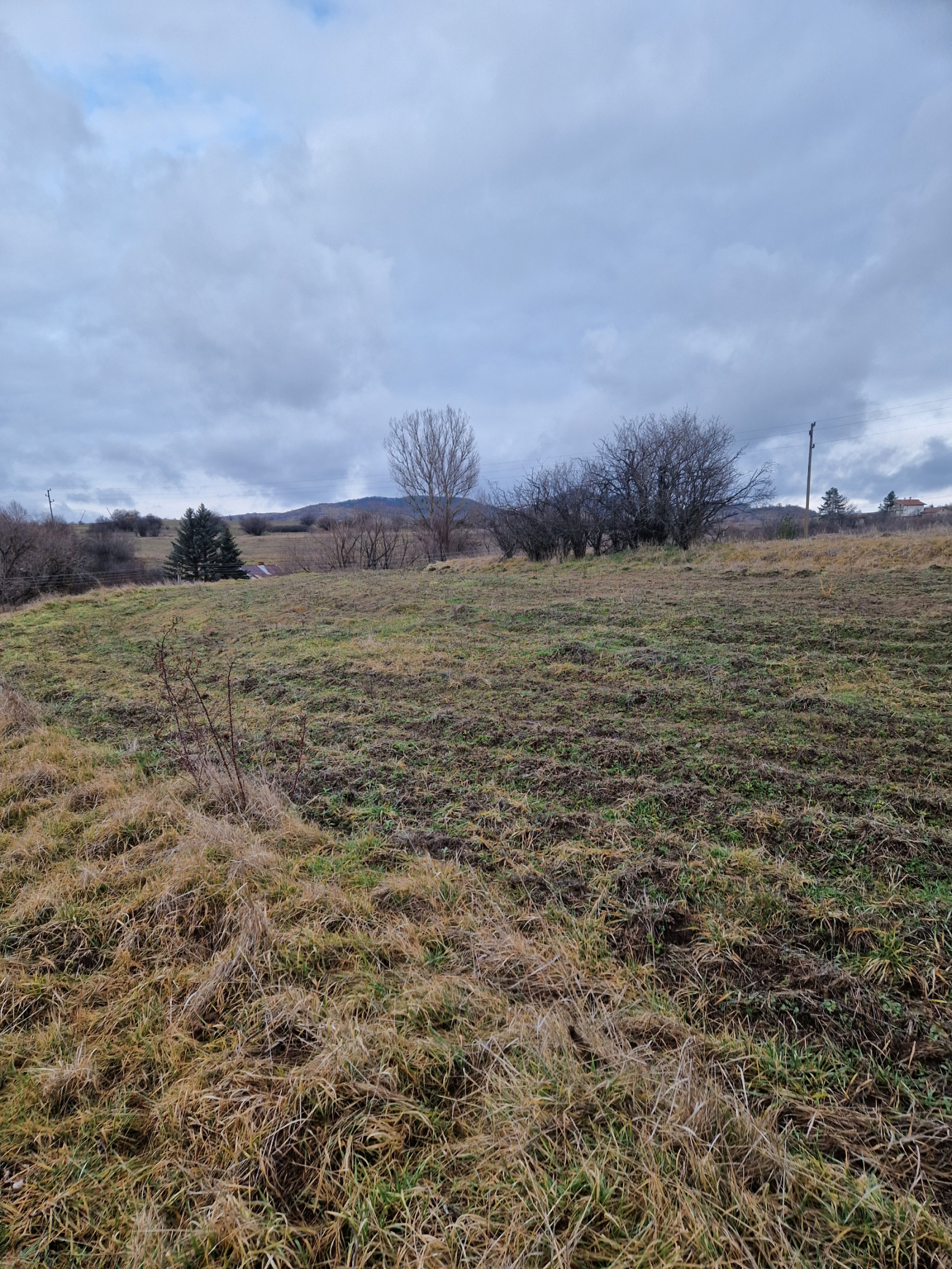 Продава ПАРЦЕЛ, с. Златуша, област София област