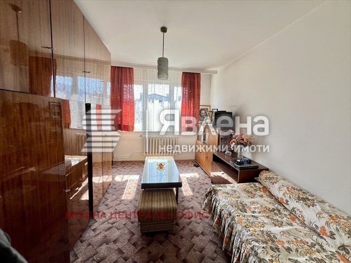 Продава 3-СТАЕН, гр. София, Лагера, снимка 2 - Апартаменти - 54196647