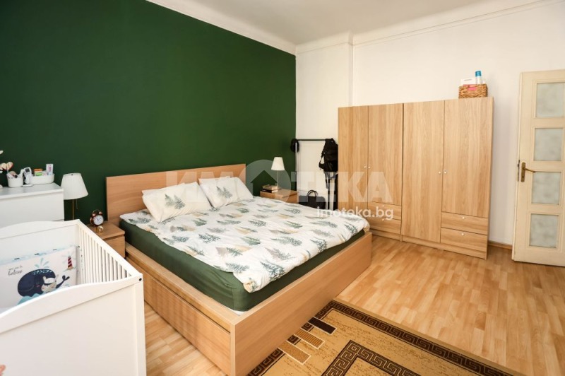 Продава МНОГОСТАЕН, гр. София, Център, снимка 8 - Апартаменти - 52321432